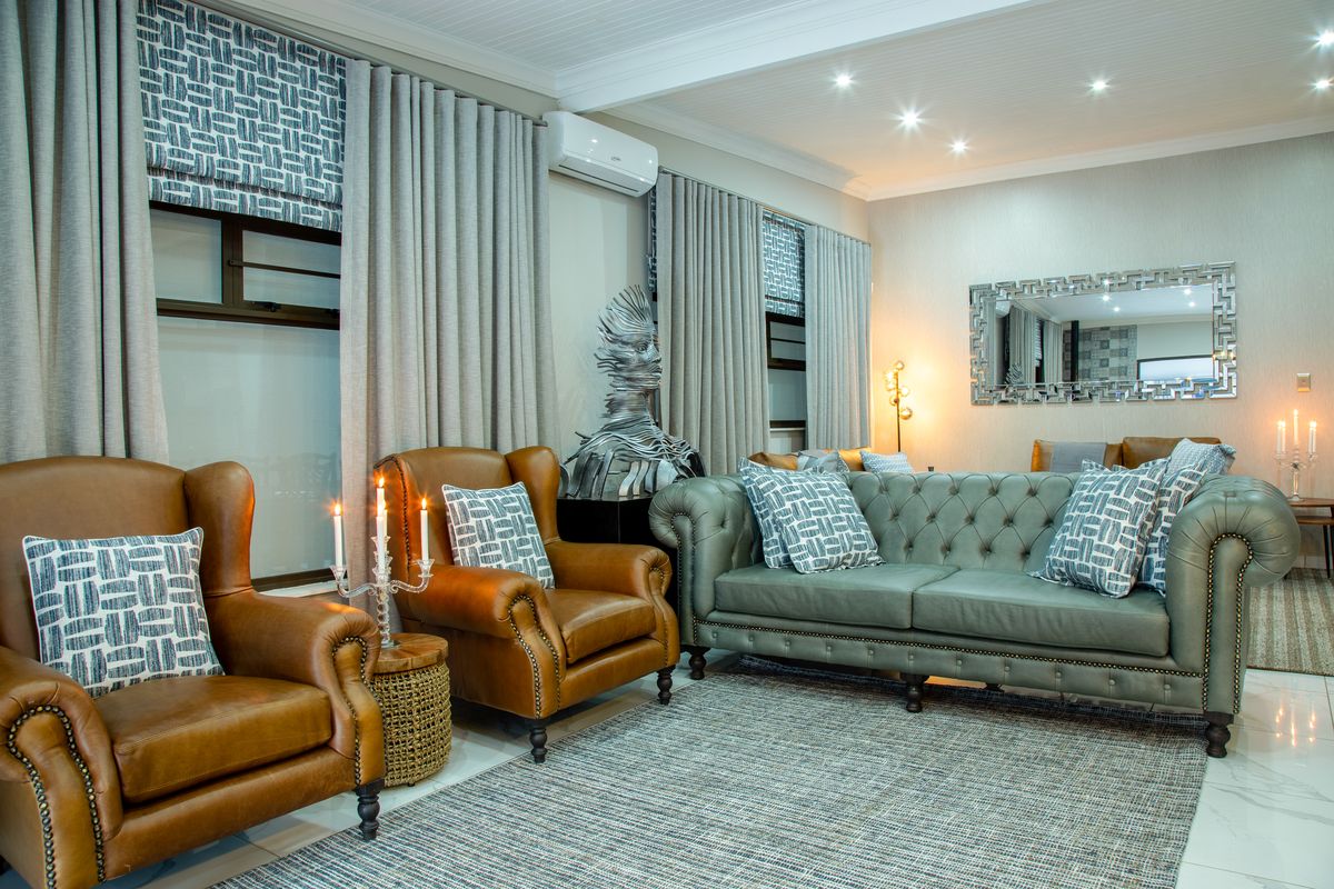 Chesterfield lounge